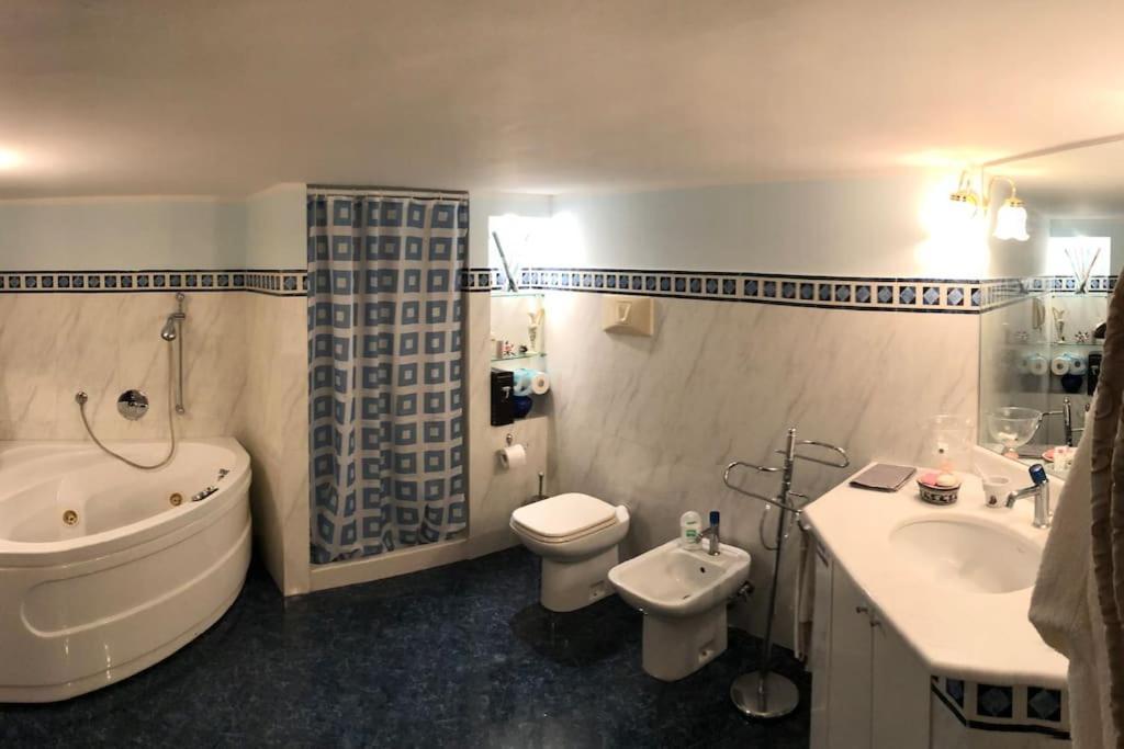 The Trip House - Between The Center And The Sea - Free Wifi And Jacuzzi Катания Екстериор снимка